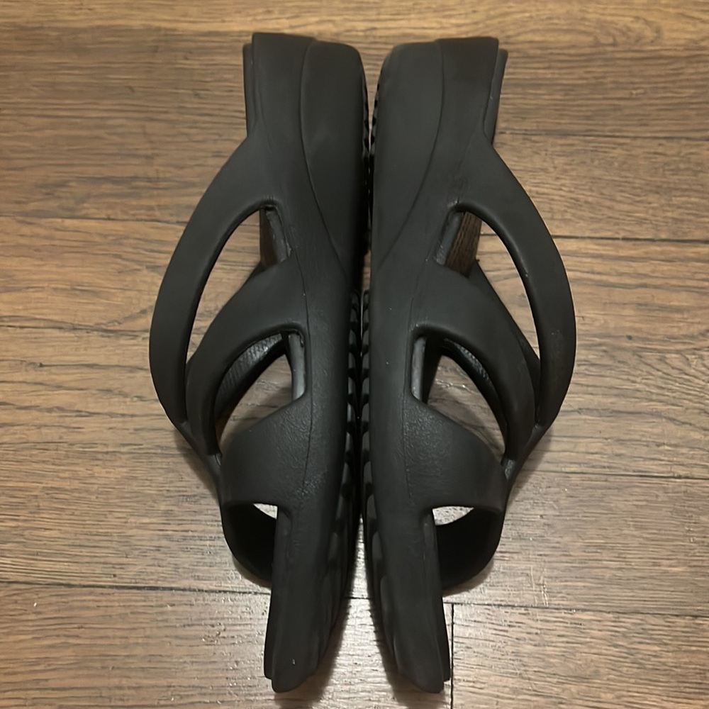 Crocs Sandals Size 11 Gem